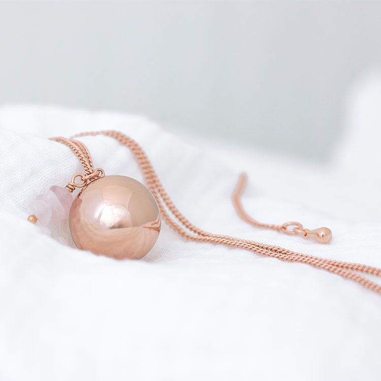 bola de grossesse pierre quartz or rose