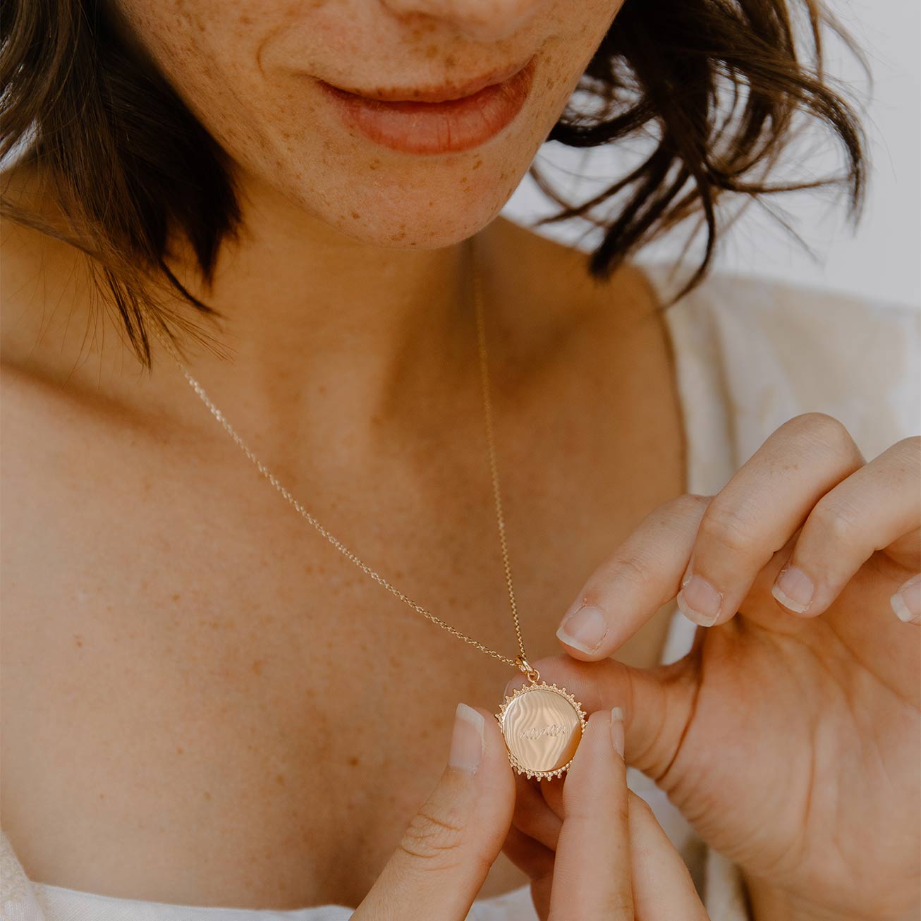 Collier médaille Maman