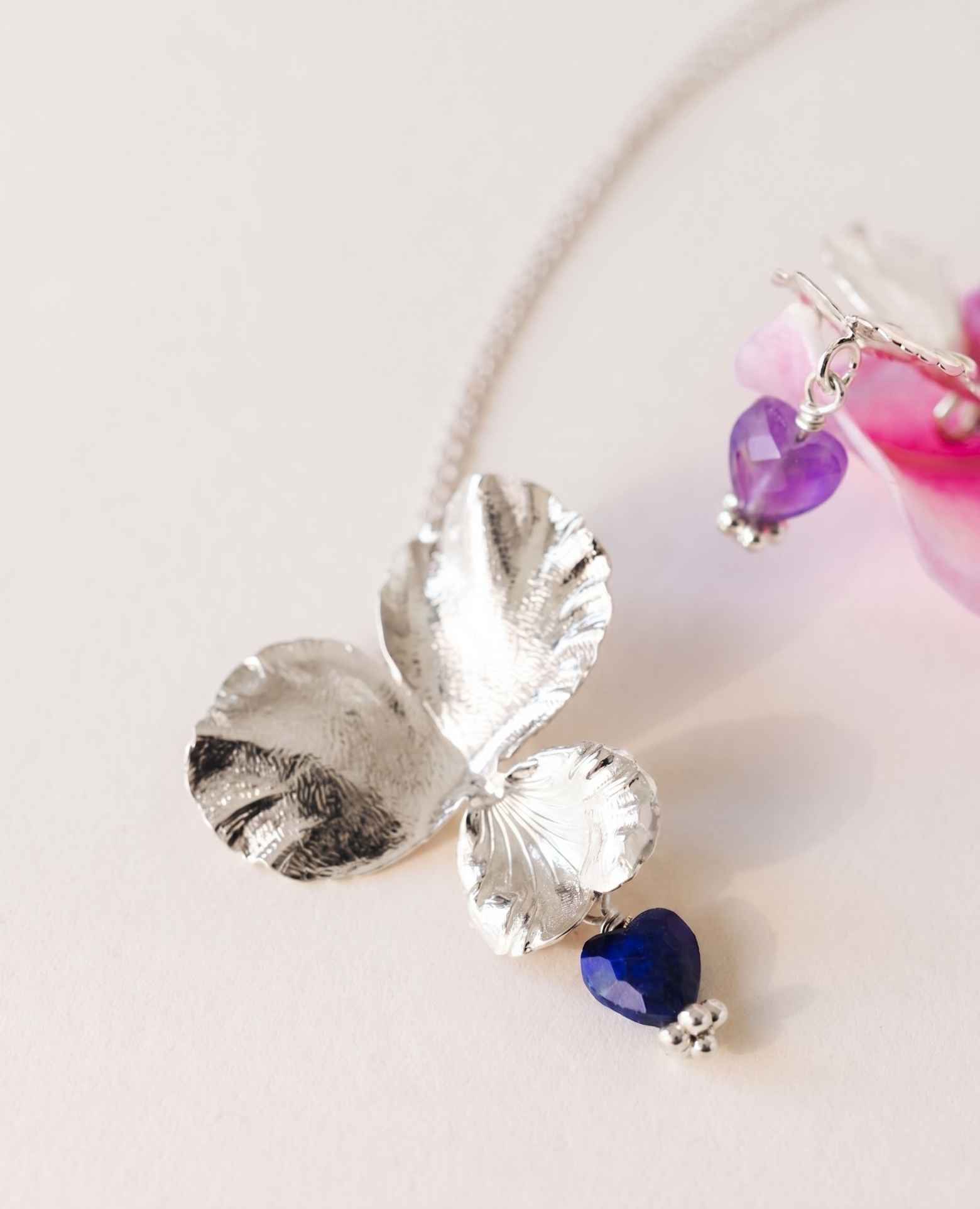 Collier <i>Pensée</i> Coeur de lapis lazuli