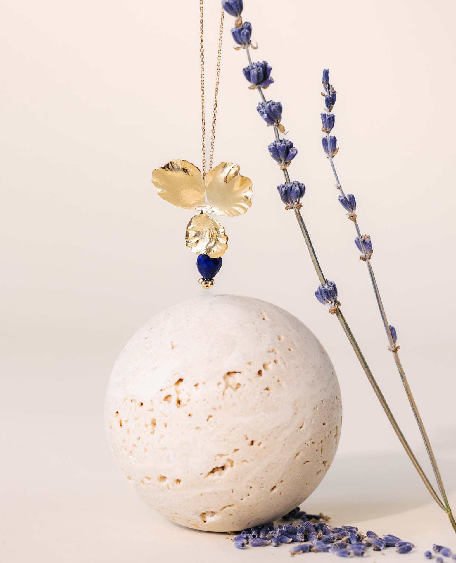 Collier Pensée MM + coeur lapis