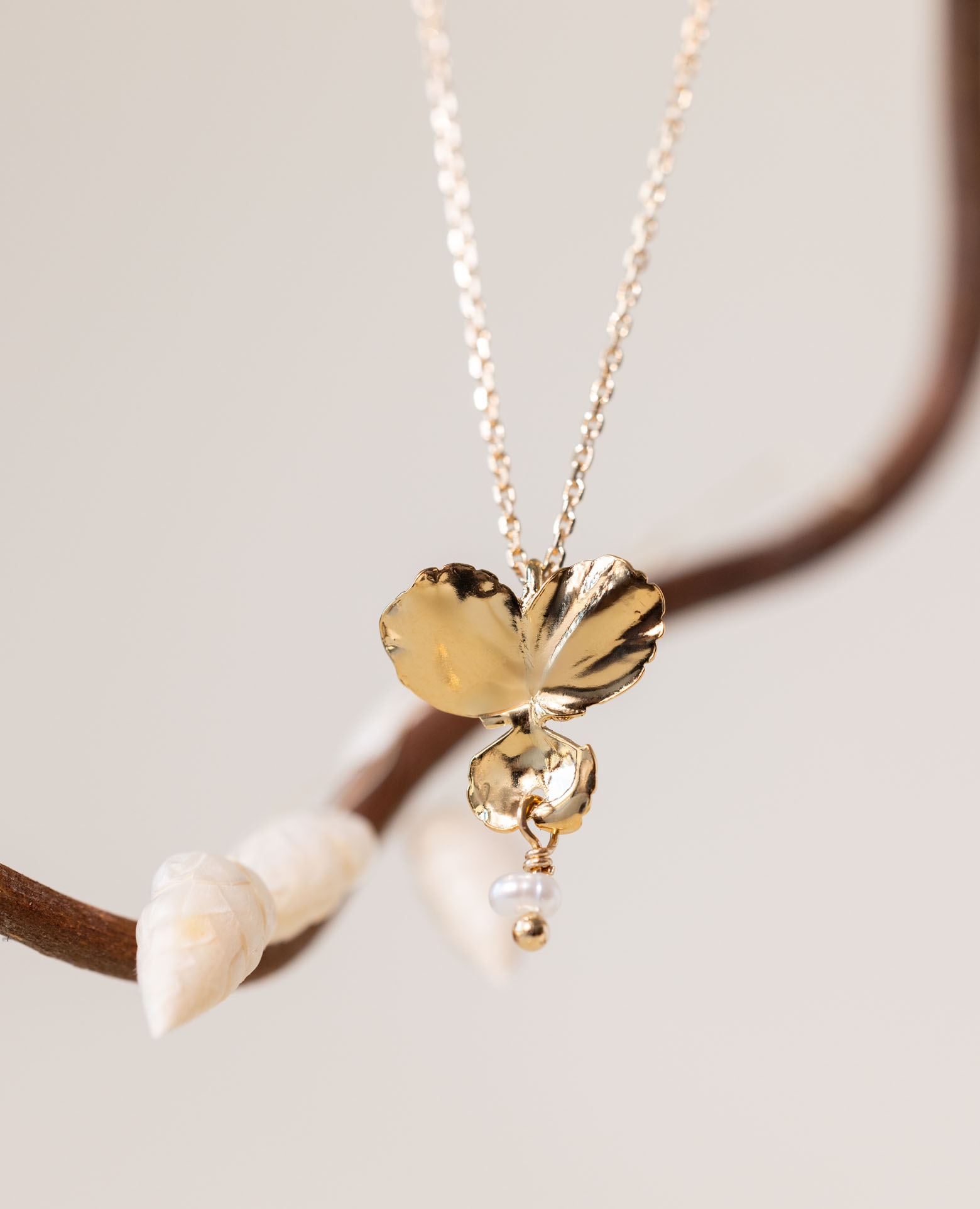 Collier Pensée PM / juin nacre
