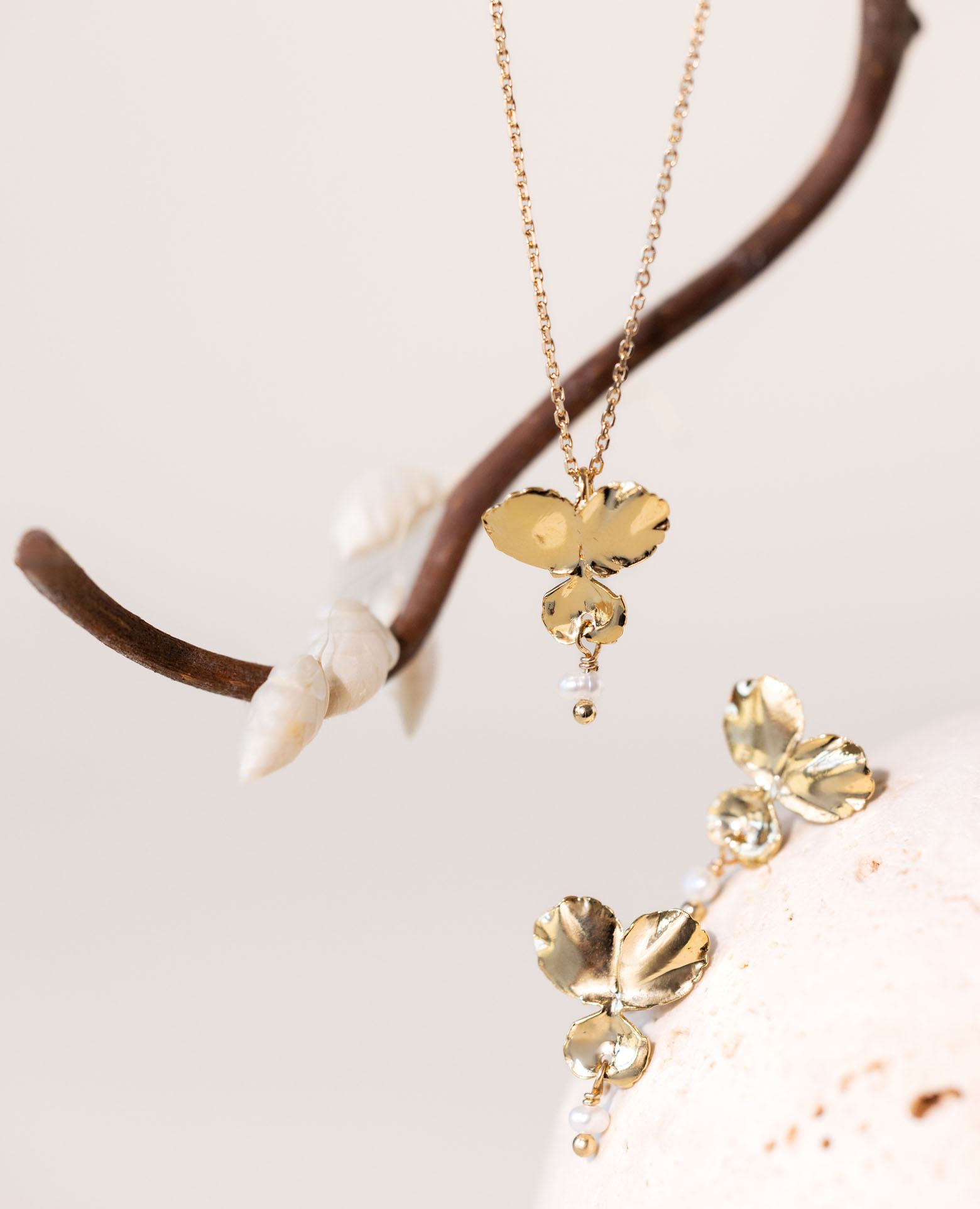 Collier Pensée PM / juin nacre
