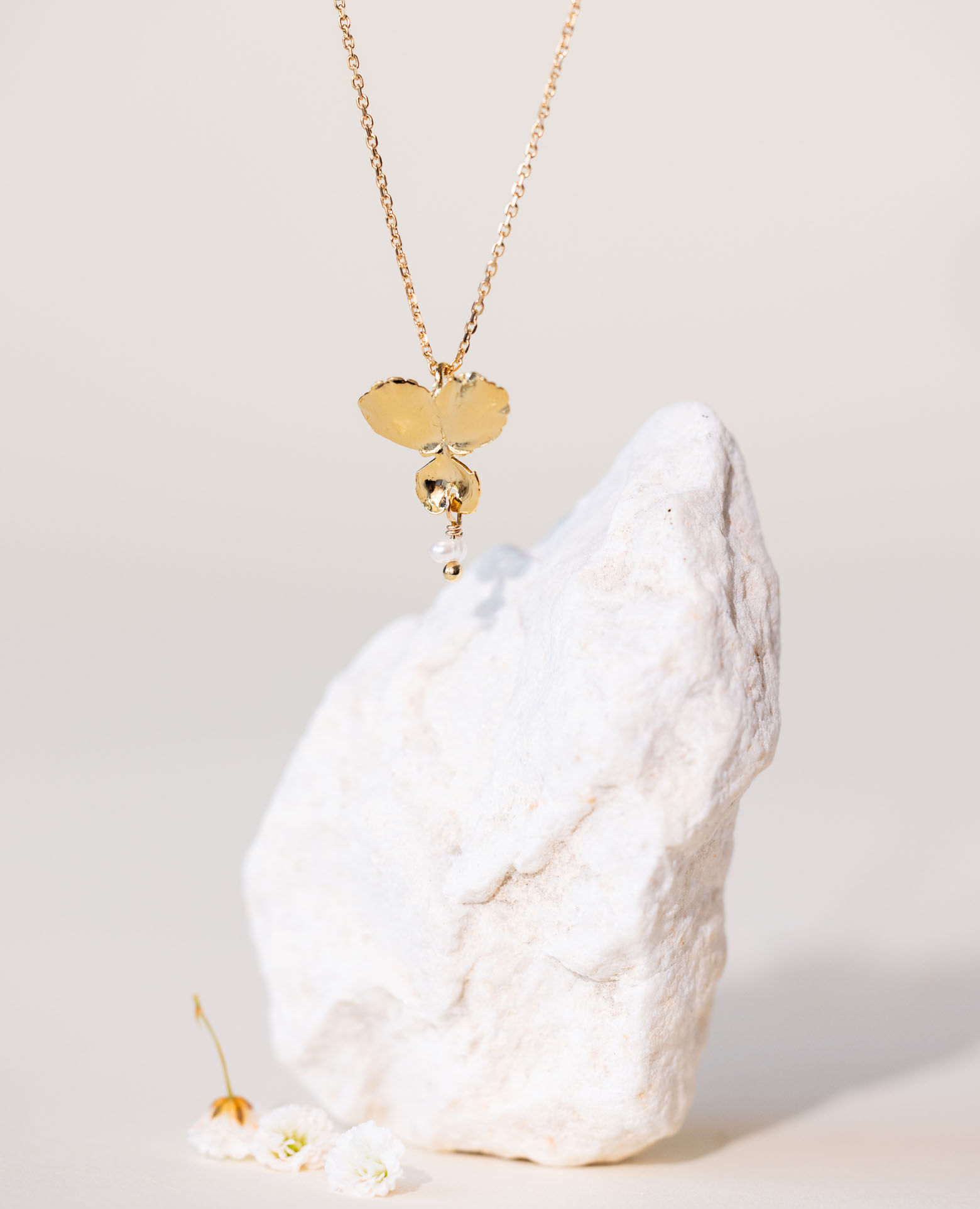 Collier Pensée PM / juin nacre