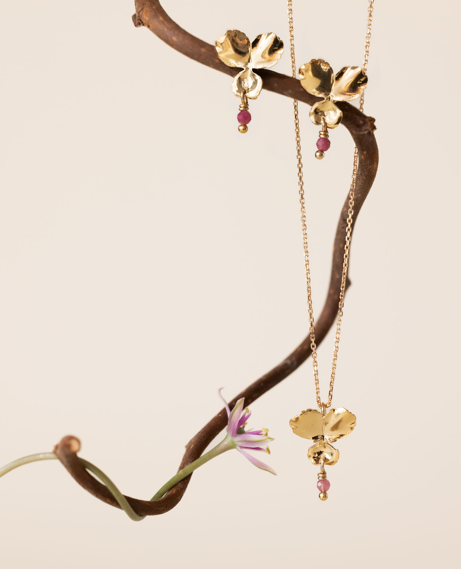 Collier Pensée PM / juillet rubis