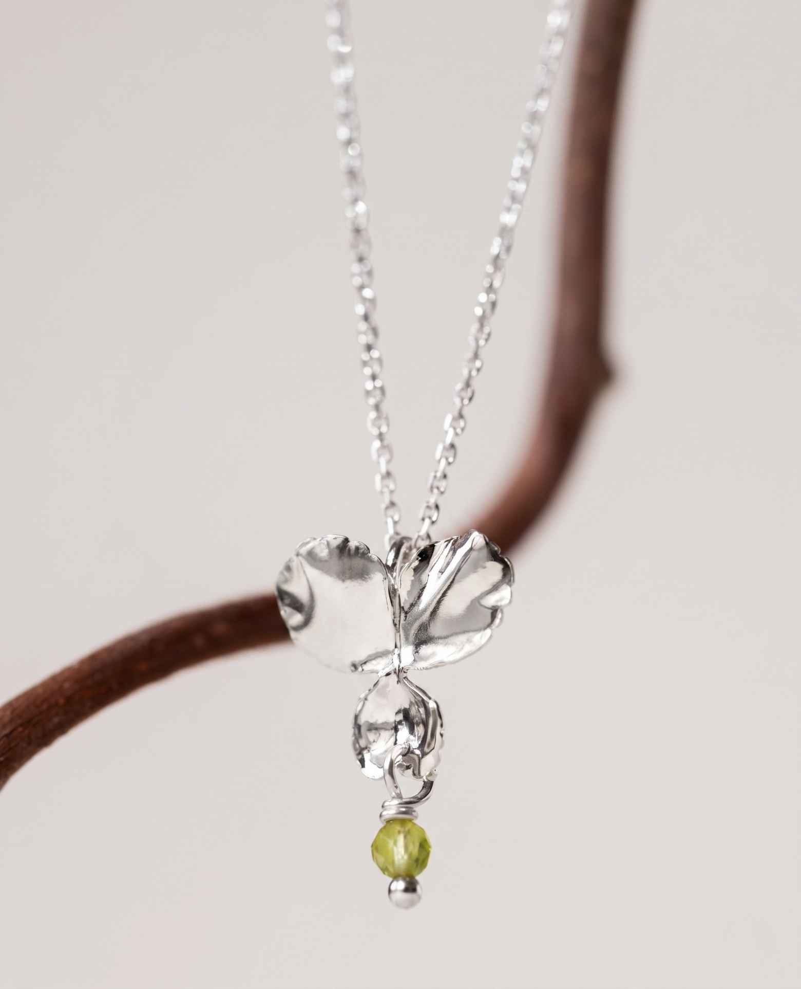 Collier <i>Pensée</i> Août pierre de Péridot