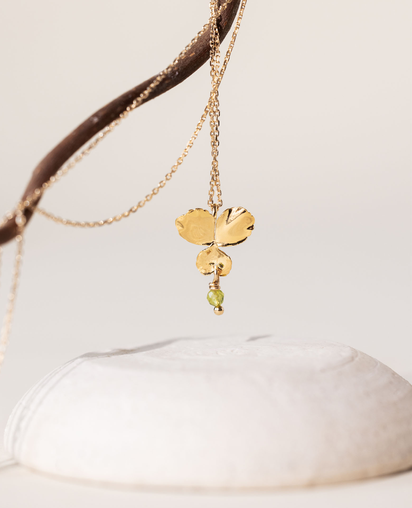 Collier Pensée PM / aout péridot
