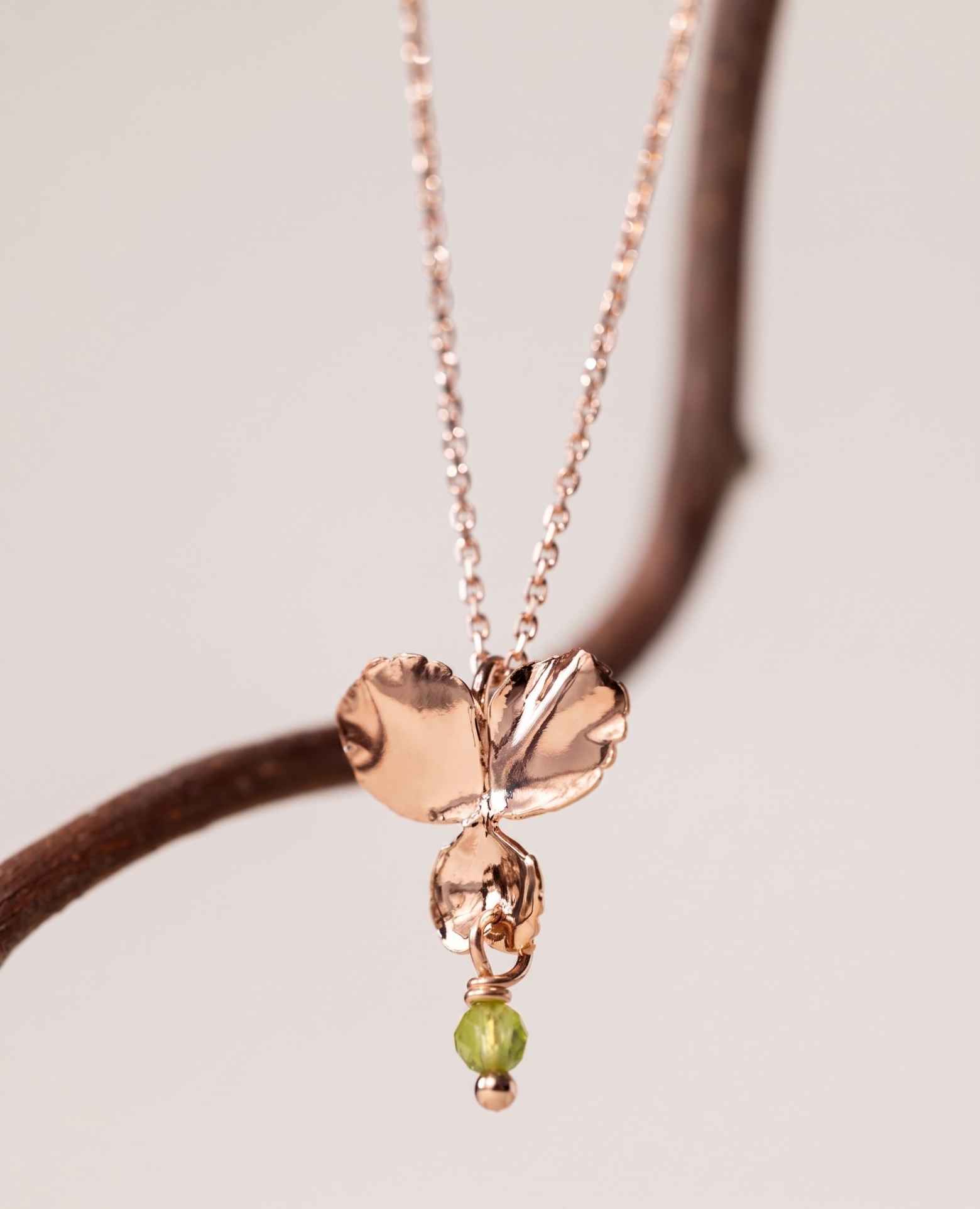 Collier <i>Pensée</i> Août pierre de Péridot
