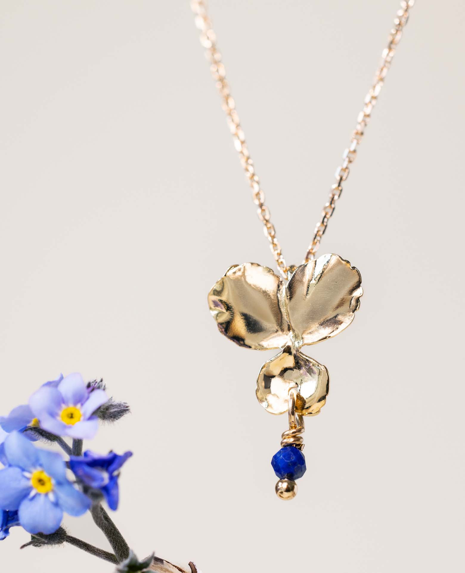 Collier Pensée PM / septembre lapis lazuli