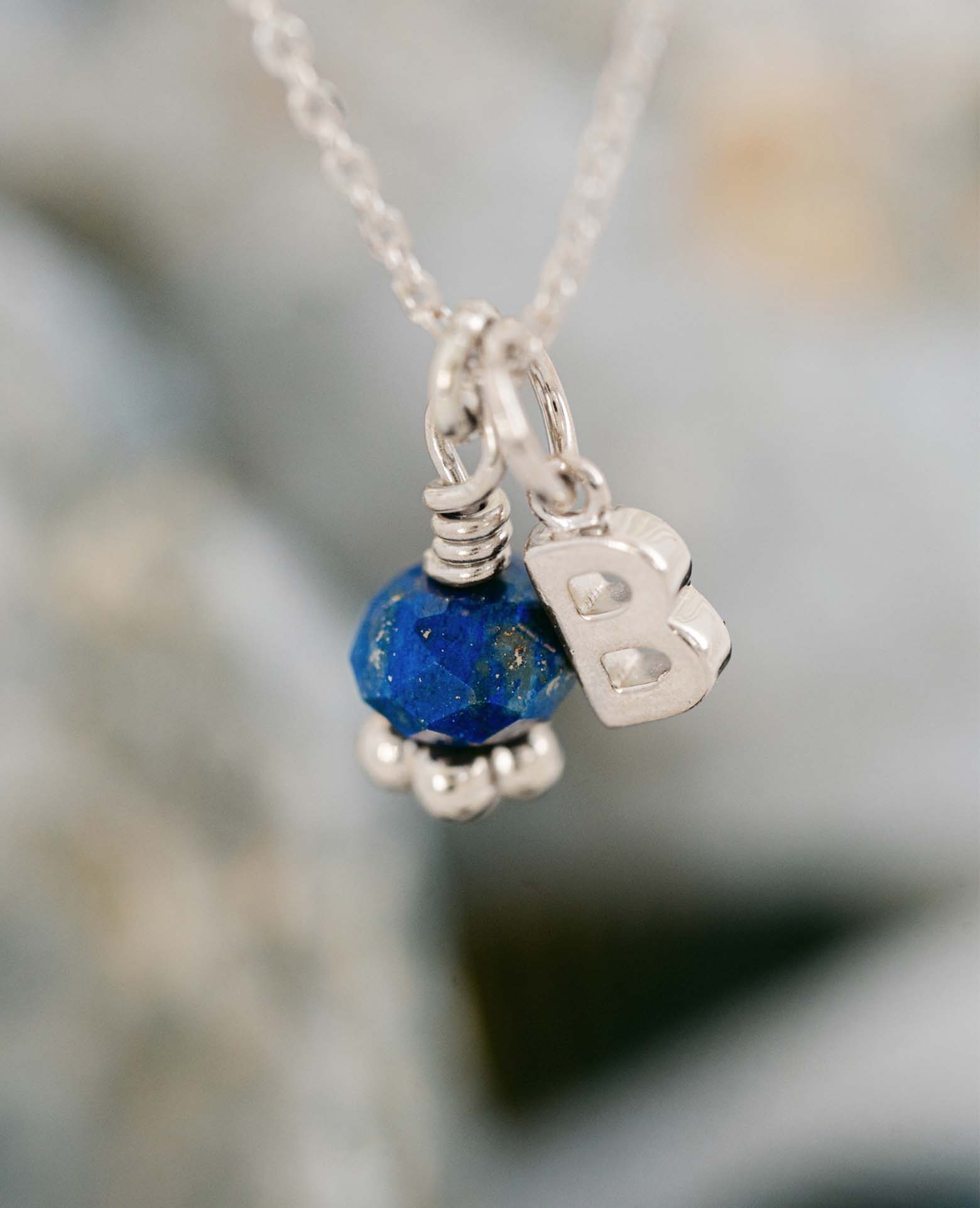 Pendentif initiale ARG et sa Lapis lazuli