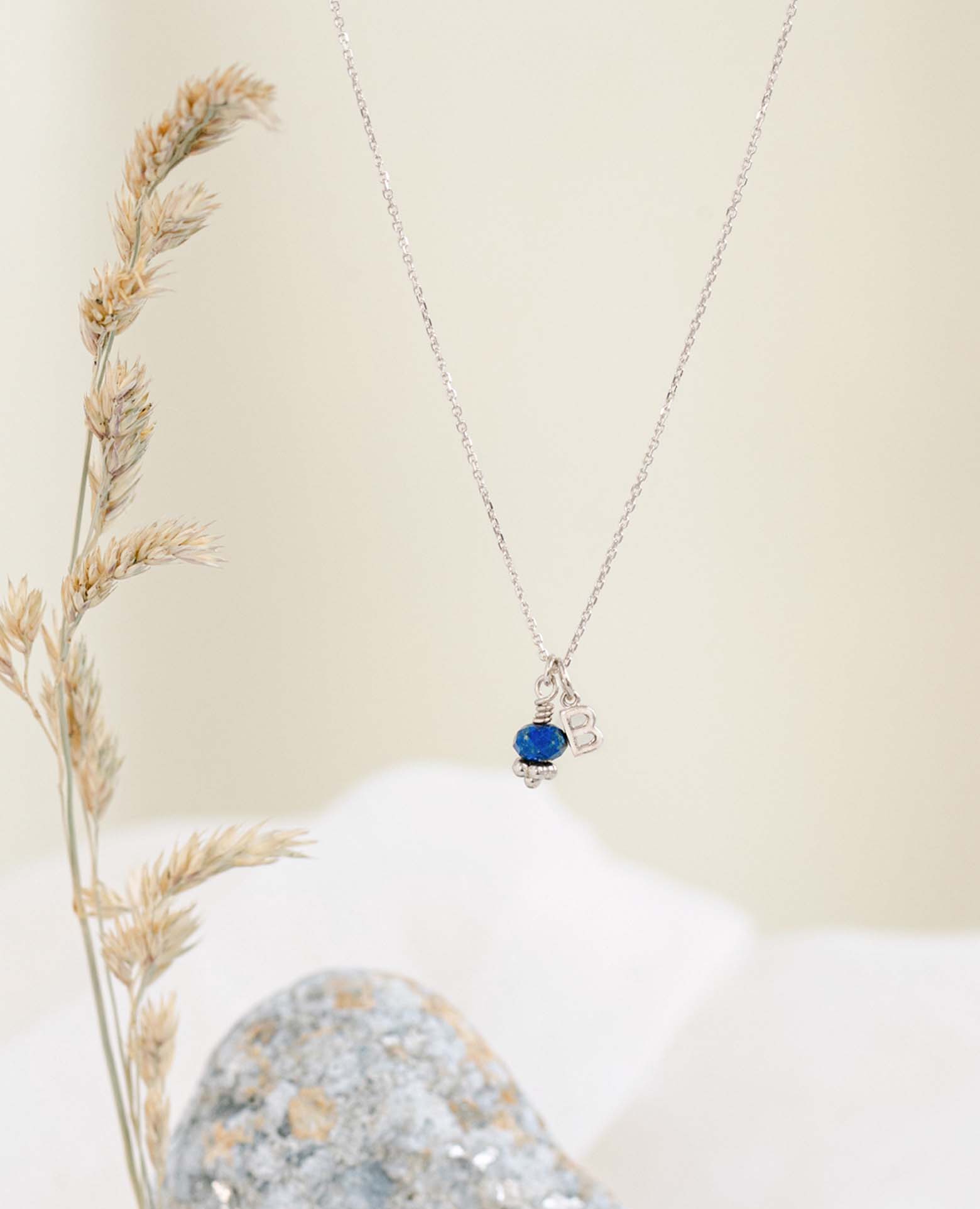 Pendentif initiale ARG et sa Lapis lazuli