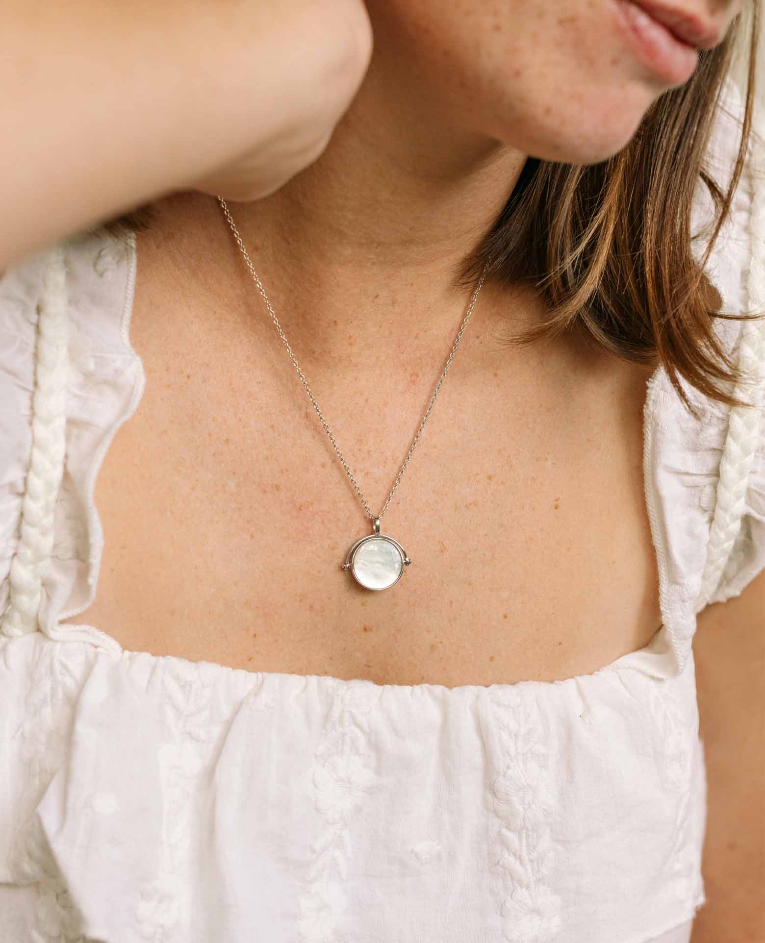 Collier nacre personnalisé prénom argent