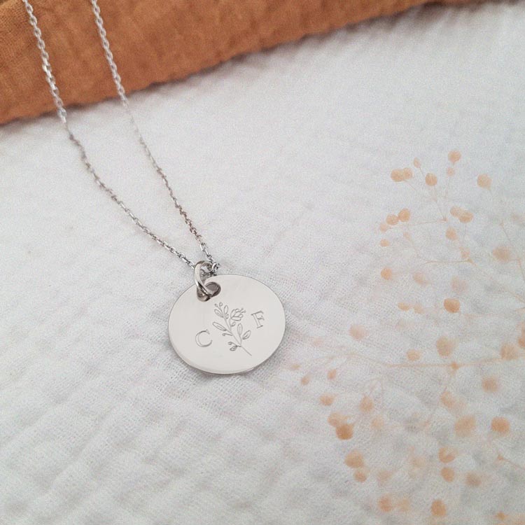 Médaille plate argent initiales fleuries