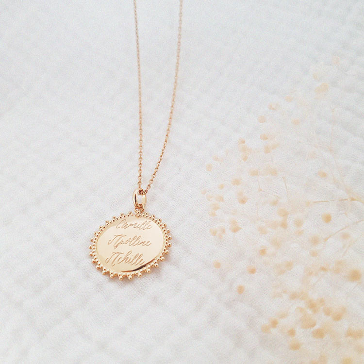 Médaille soleil prénoms