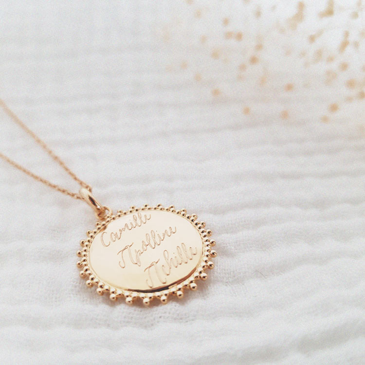 Médaille soleil prénoms