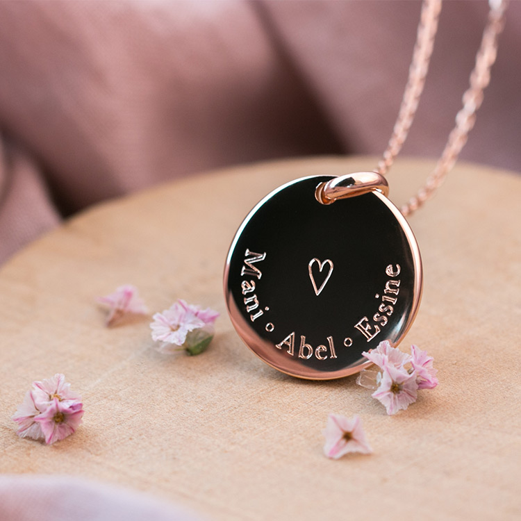 Médaille Fanny bombée cœur personnalisée 3 prénoms