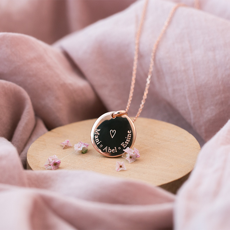 Médaille Fanny bombée cœur personnalisée 3 prénoms
