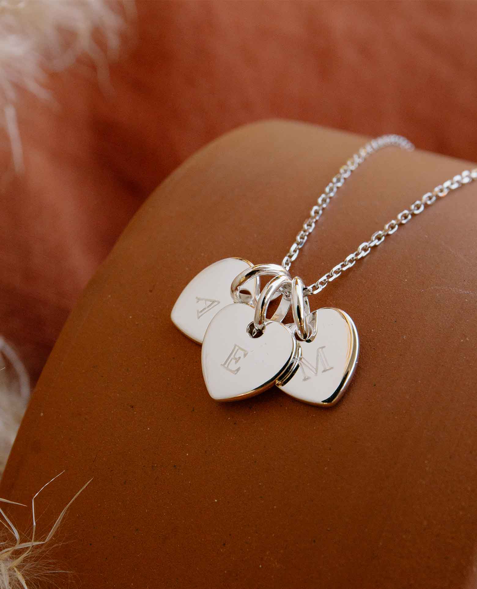 Sasha Riddle Colliers Collier Sasha 3 petits cœurs initiales argent - Aismée