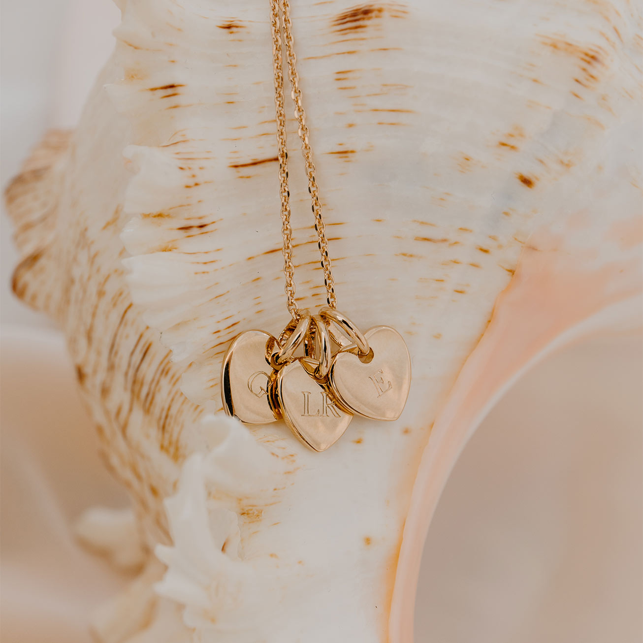 Collier 3 petits coeurs initiales ORJ