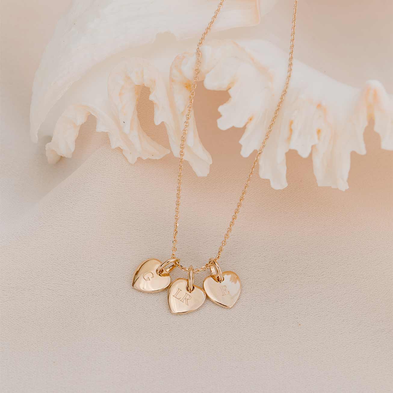 Collier 3 petits coeurs initiales ORJ