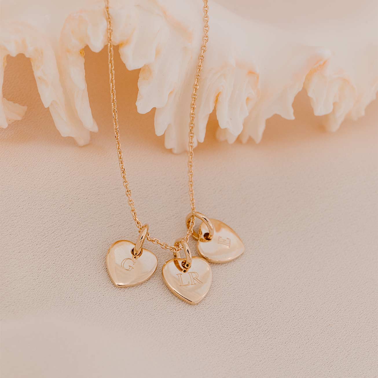 Collier 3 petits coeurs initiales ORJ