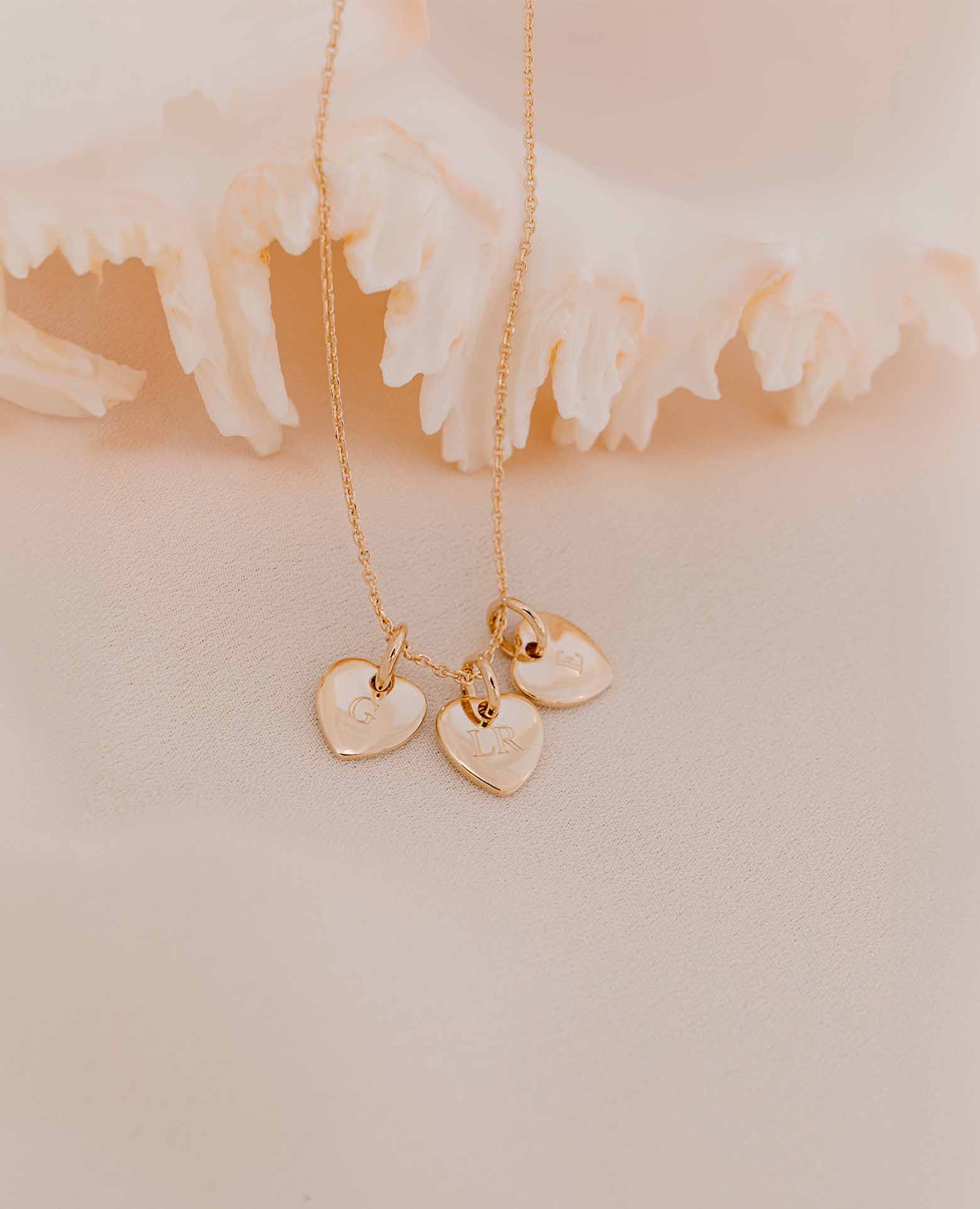 Sasha Riddle Colliers Collier Sasha 3 petits cœurs initiales or - Aismée
