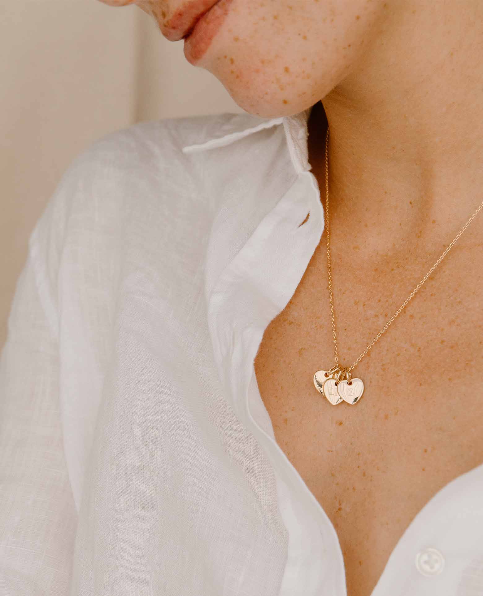 Sasha Riddle Colliers Collier Sasha 3 petits cœurs initiales or - Aismée