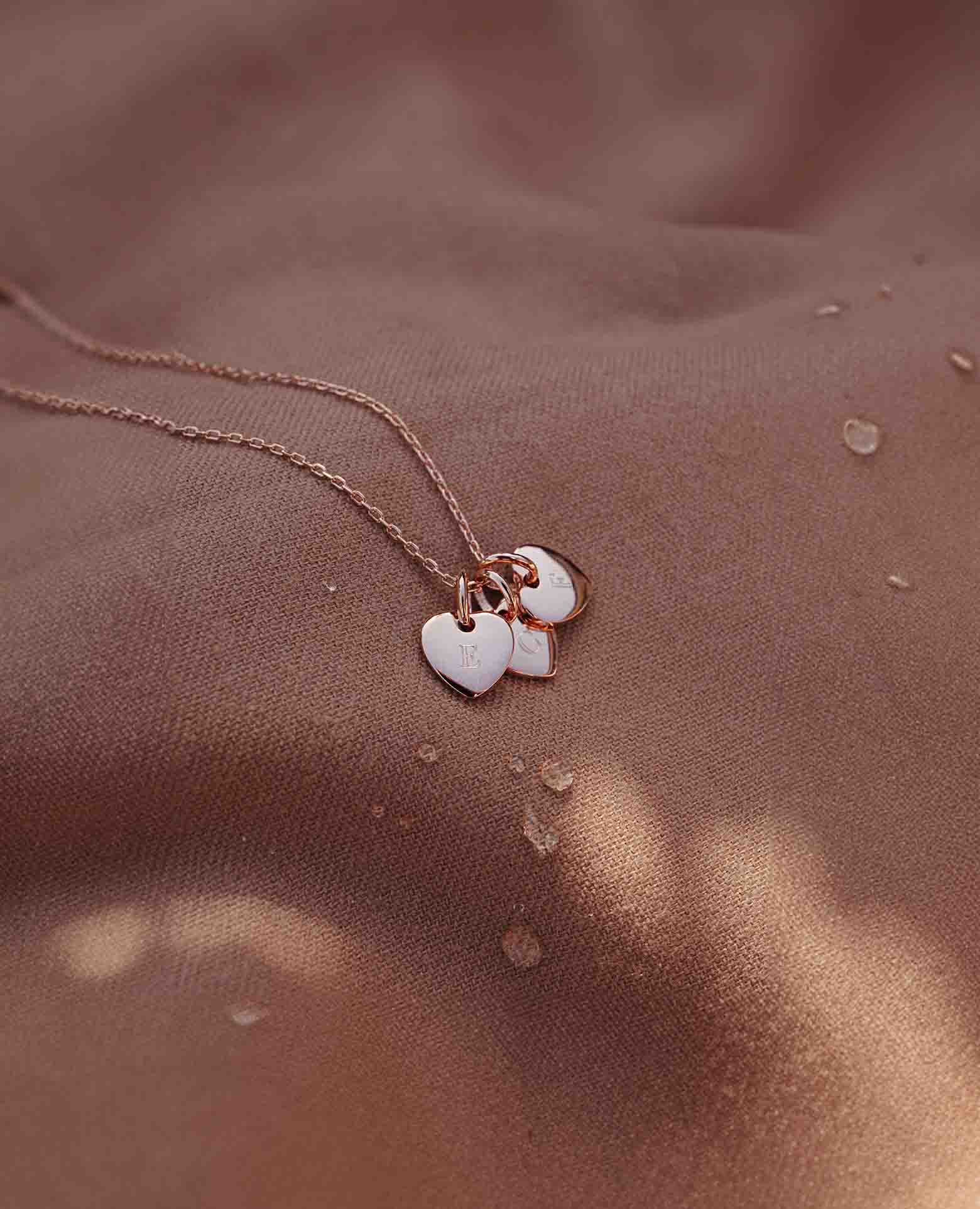 Collier Sasha 3 petits cœurs initiales rose