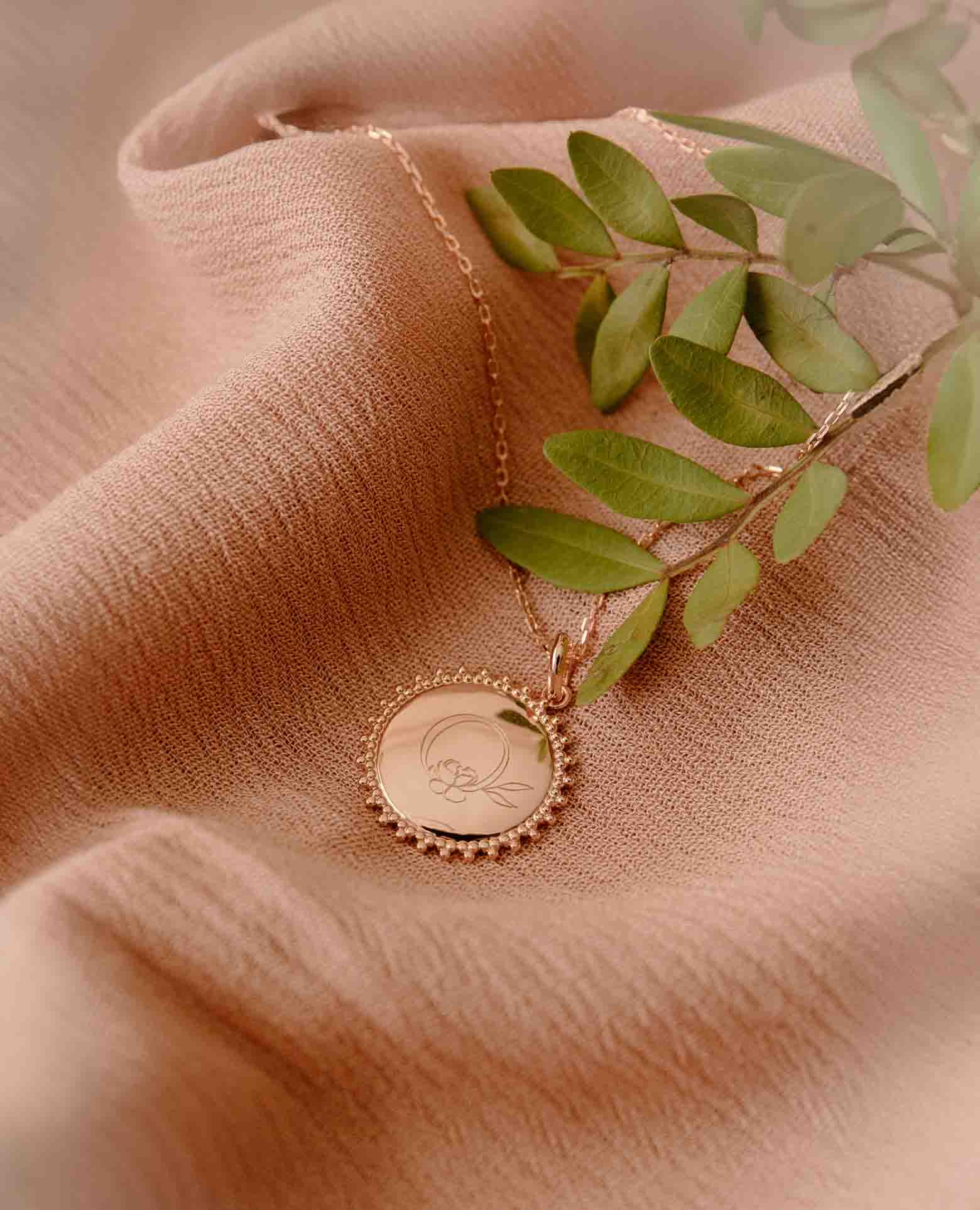 Collier personnalisé Feliz rose Initiale florale