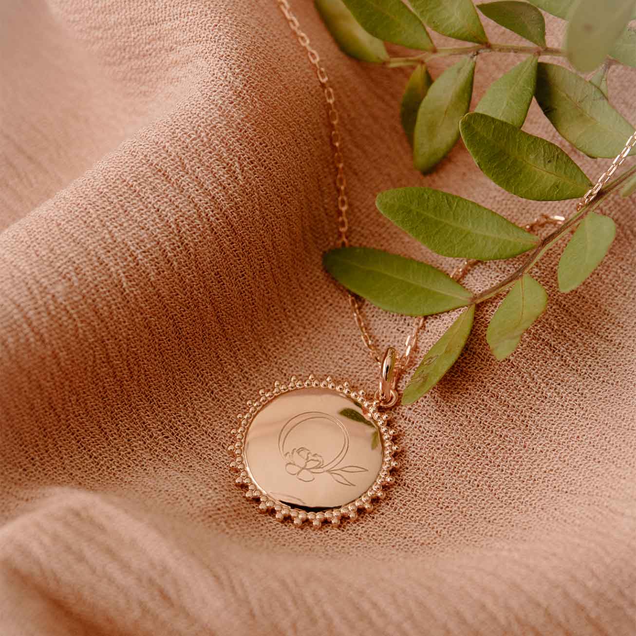 Collier soleil plaqué or rose