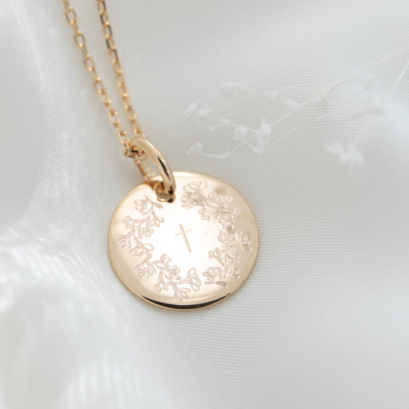 Médaille baptême couronne de fleurs et sa croix