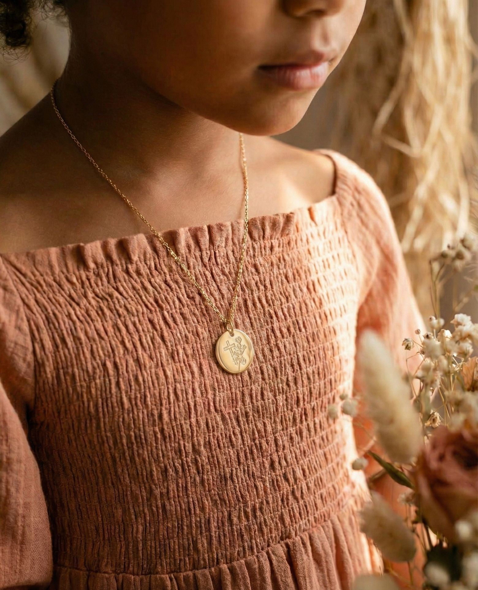 Médaille bapteme croix branche fleurie