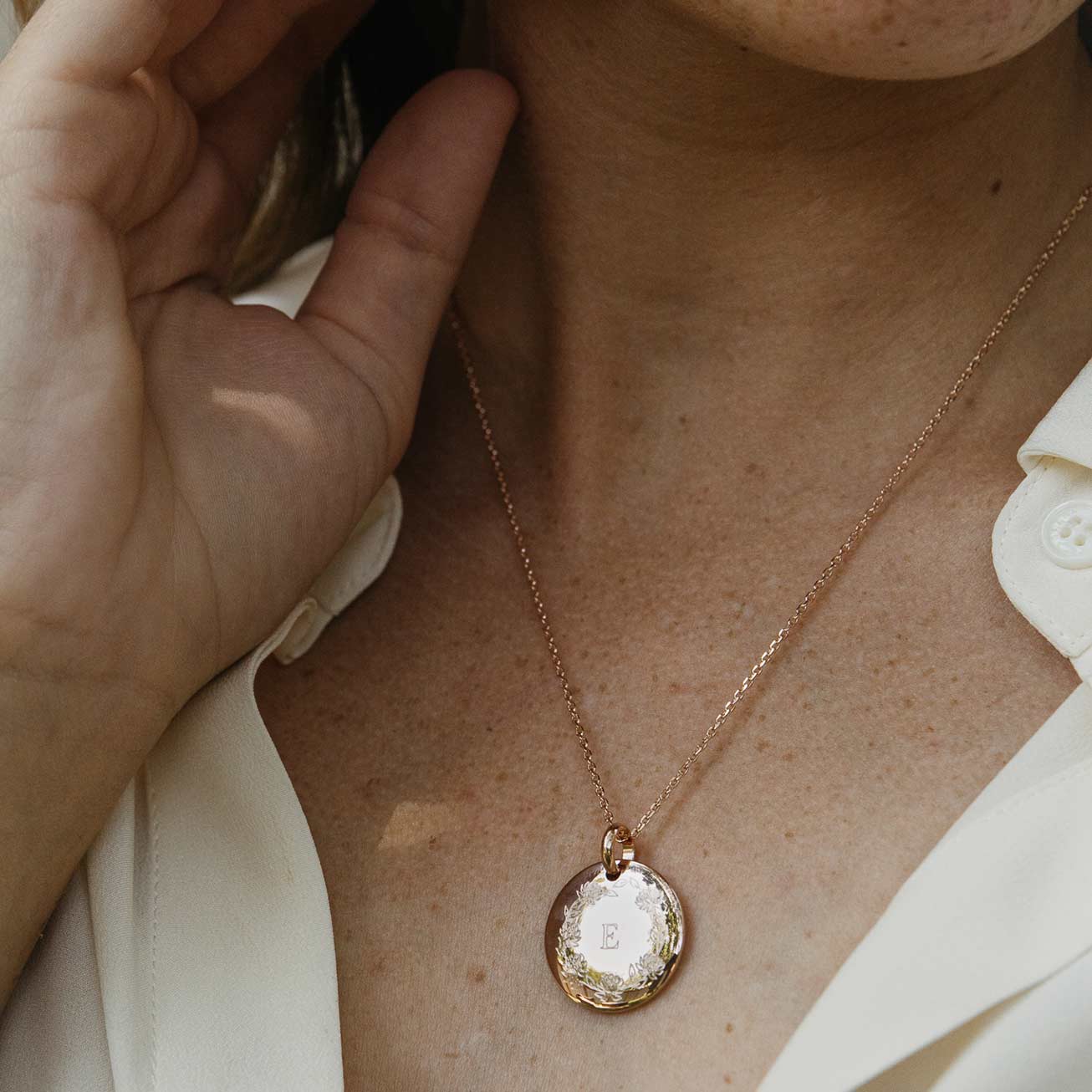 Bijoux personnalisés matchy matchy initiale fleuri