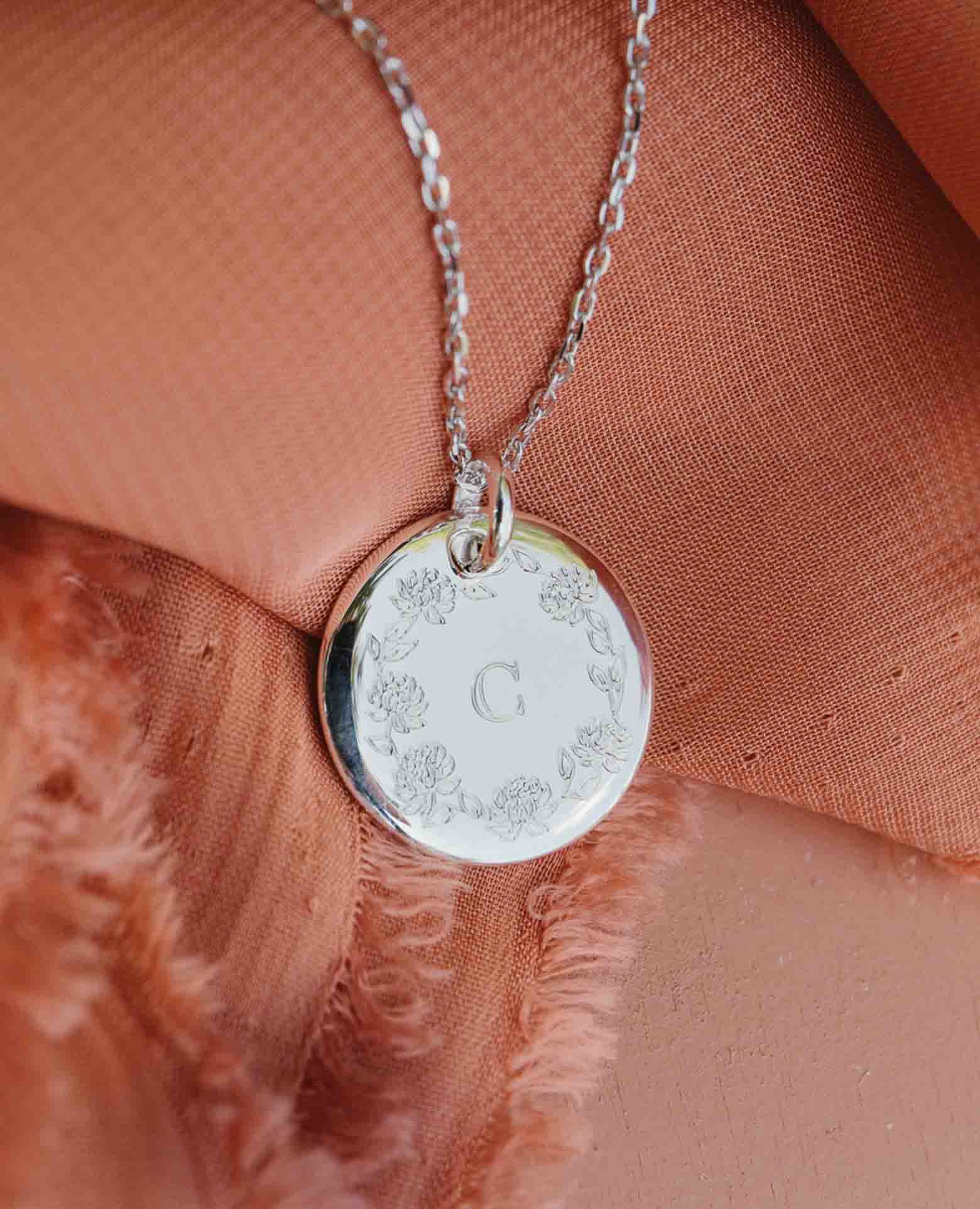 Collier bombé couronne initiale argent 925