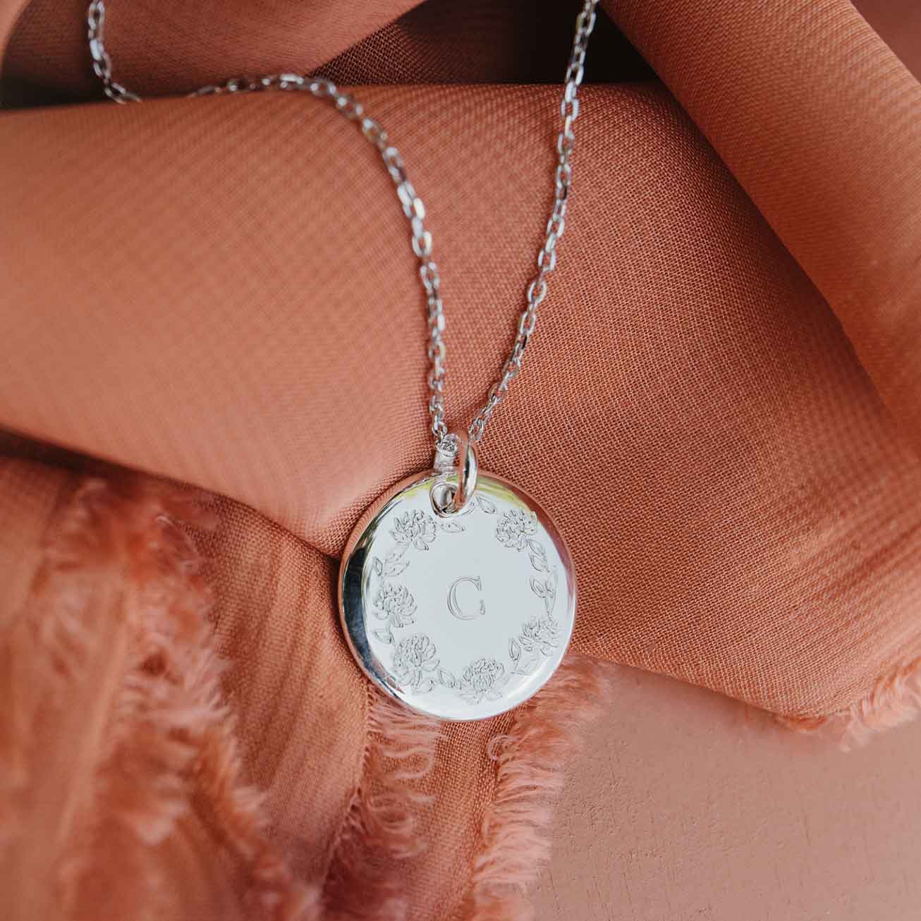 Collier bombé couronne initiale argent 925