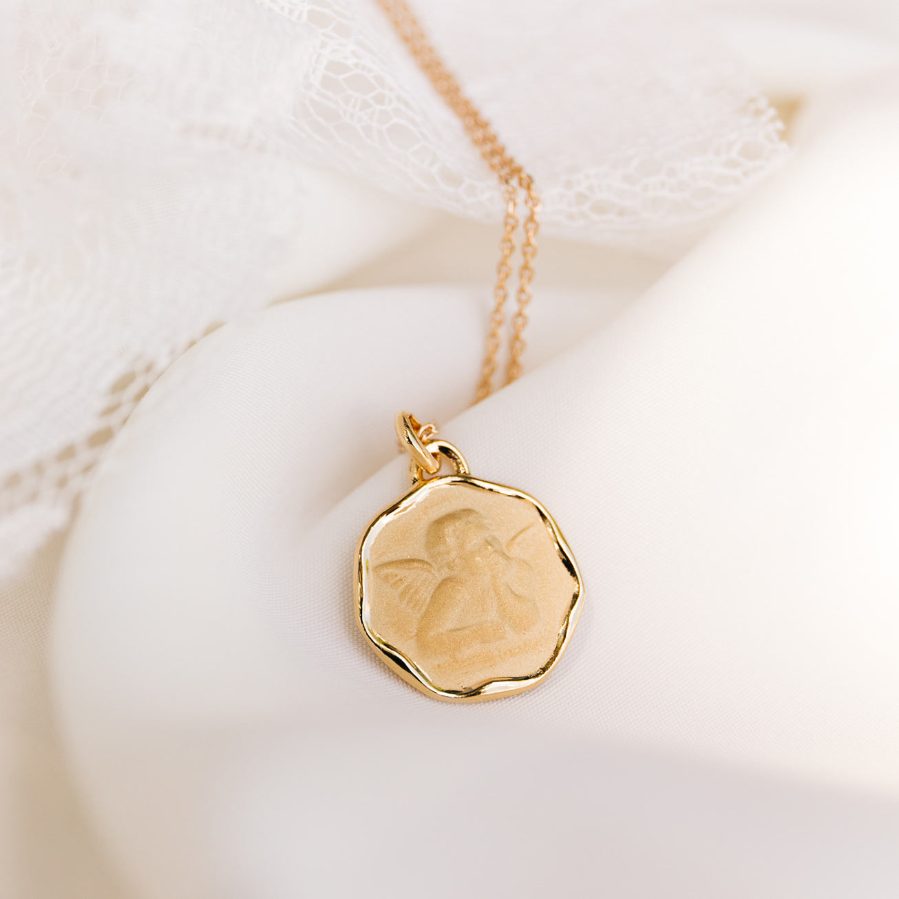 Médaille baptême Ange plaqué or