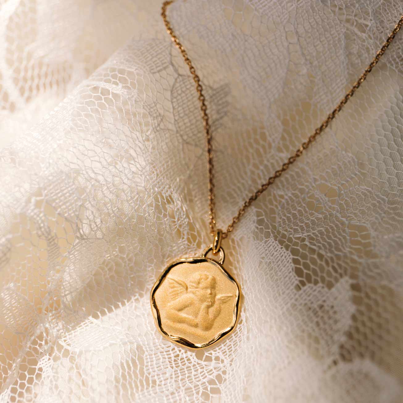 Médaille baptême Ange plaqué or