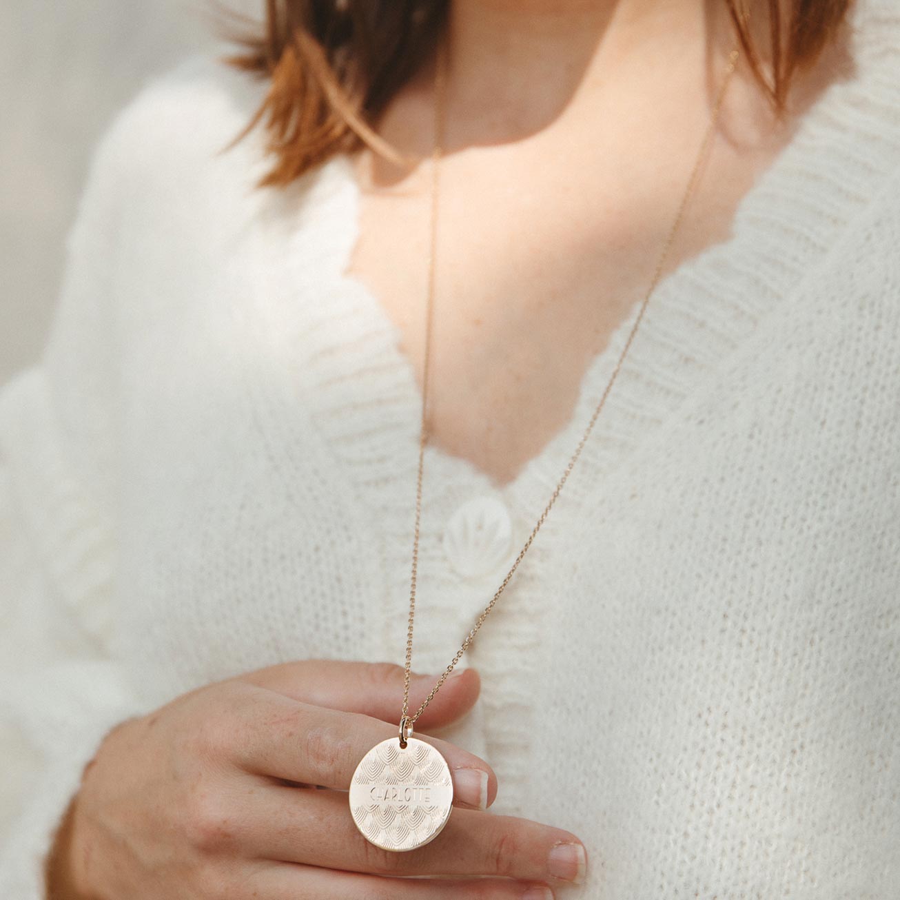Médaille personnalisée prénom motif Art déco