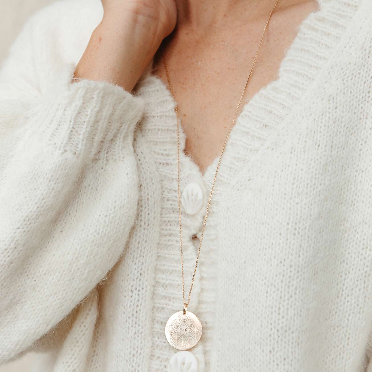 Médaille art déco initiales
