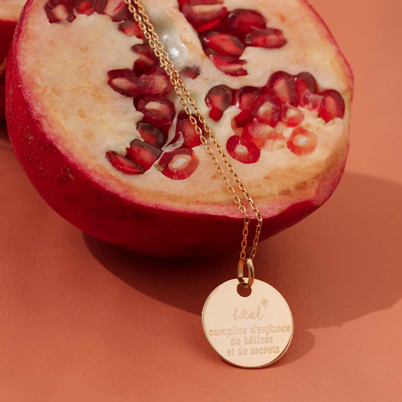 Médaille plaqué or soeur <i>Complice</i>