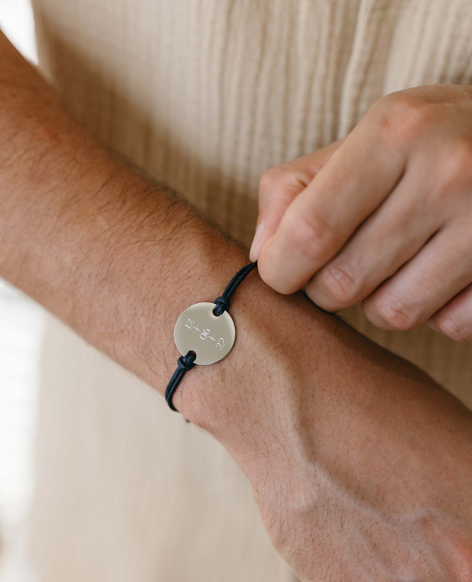 Bracelet homme personnalisé date sur cordon