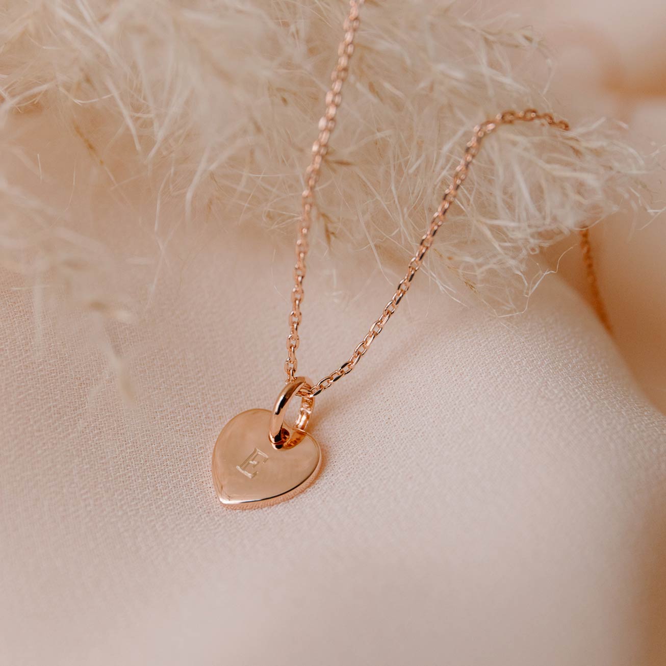 Collier enfant cœur personnalisé Lola rose