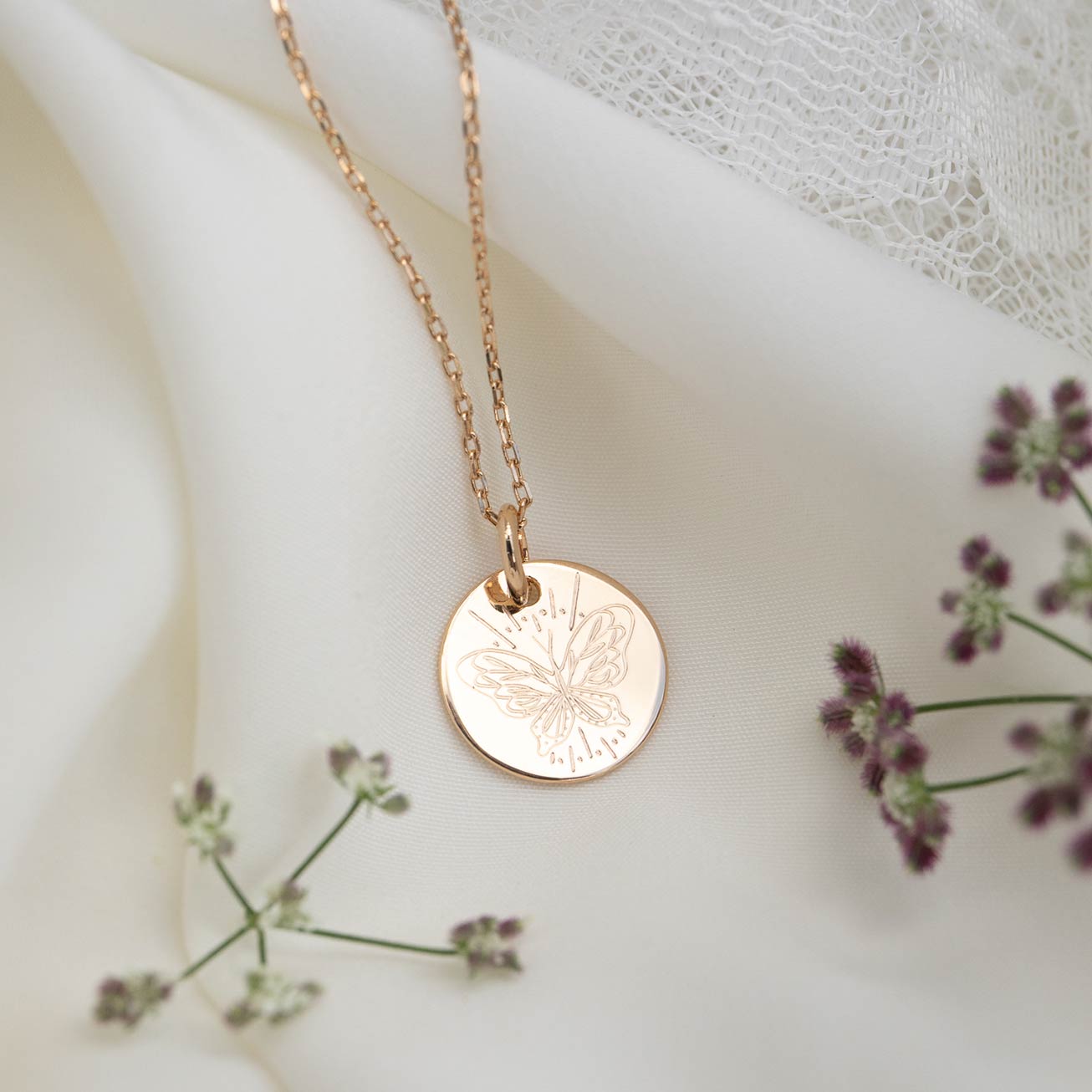 Médaille enfant papillon