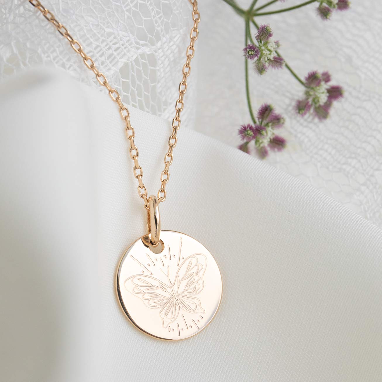 Médaille enfant papillon
