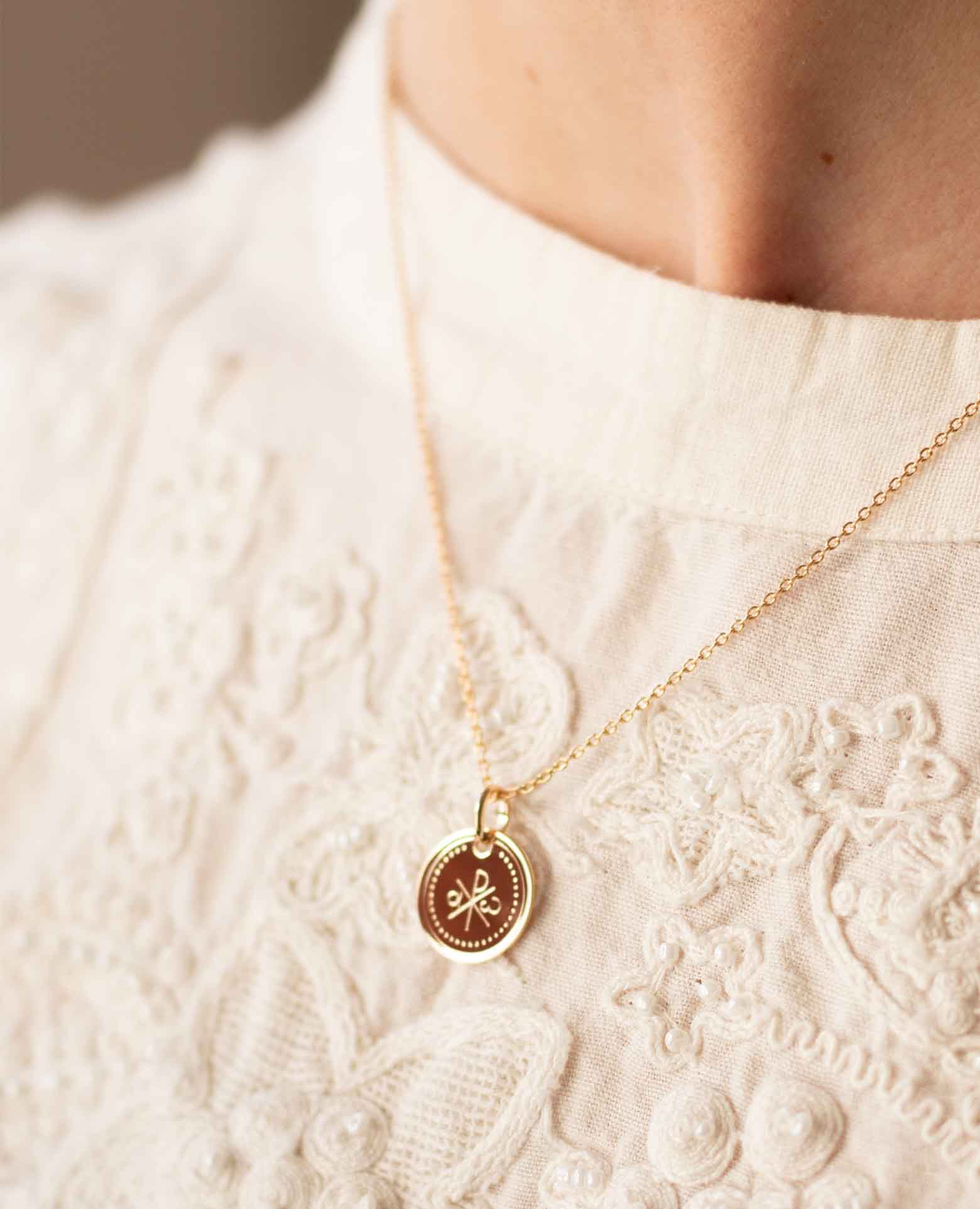 Collier baptême personnalisé <i>Chrisme</i>