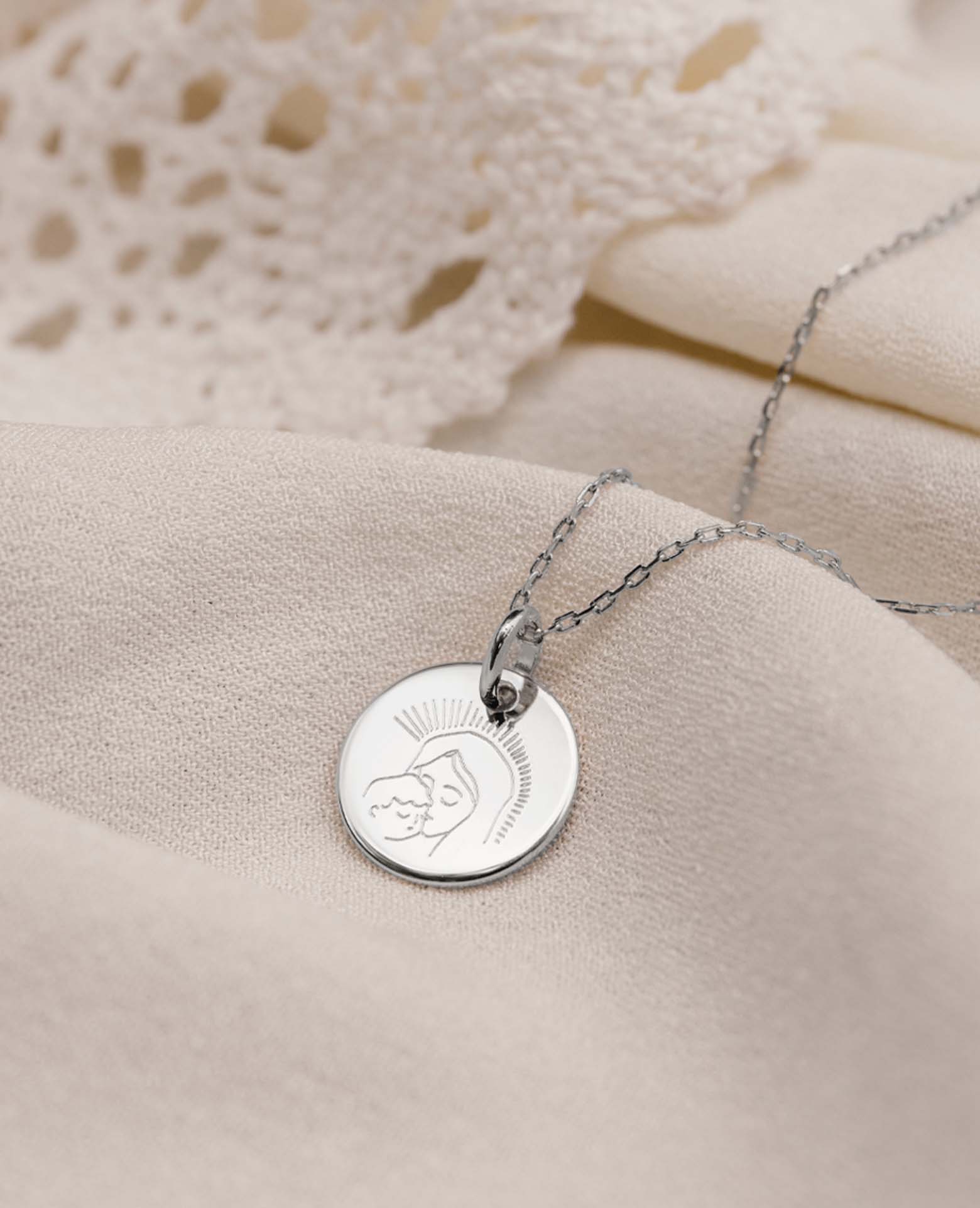Médaille de baptême argent massif <i>Vierge à l’en