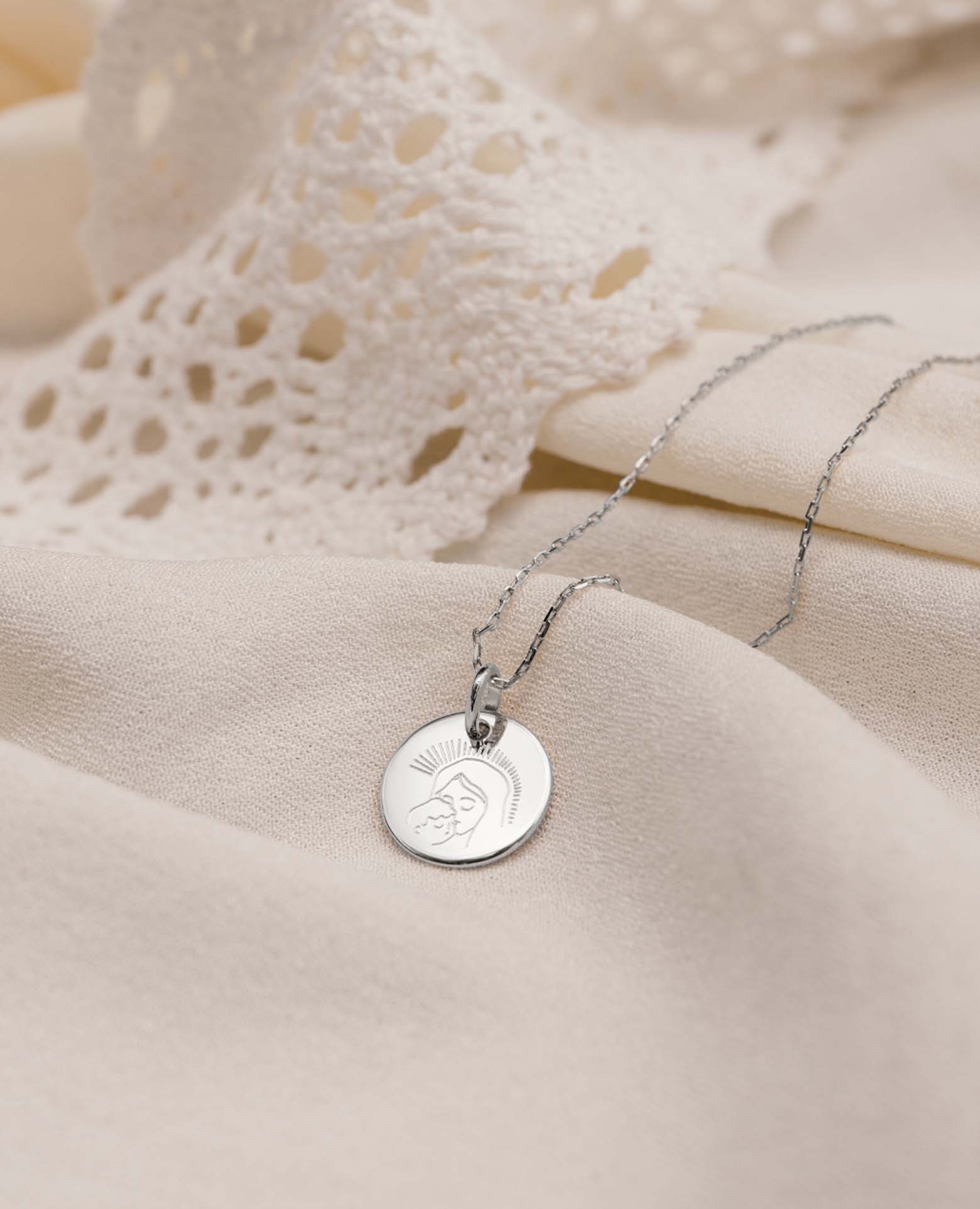 Médaille de baptême argent massif <i>Vierge à l’en