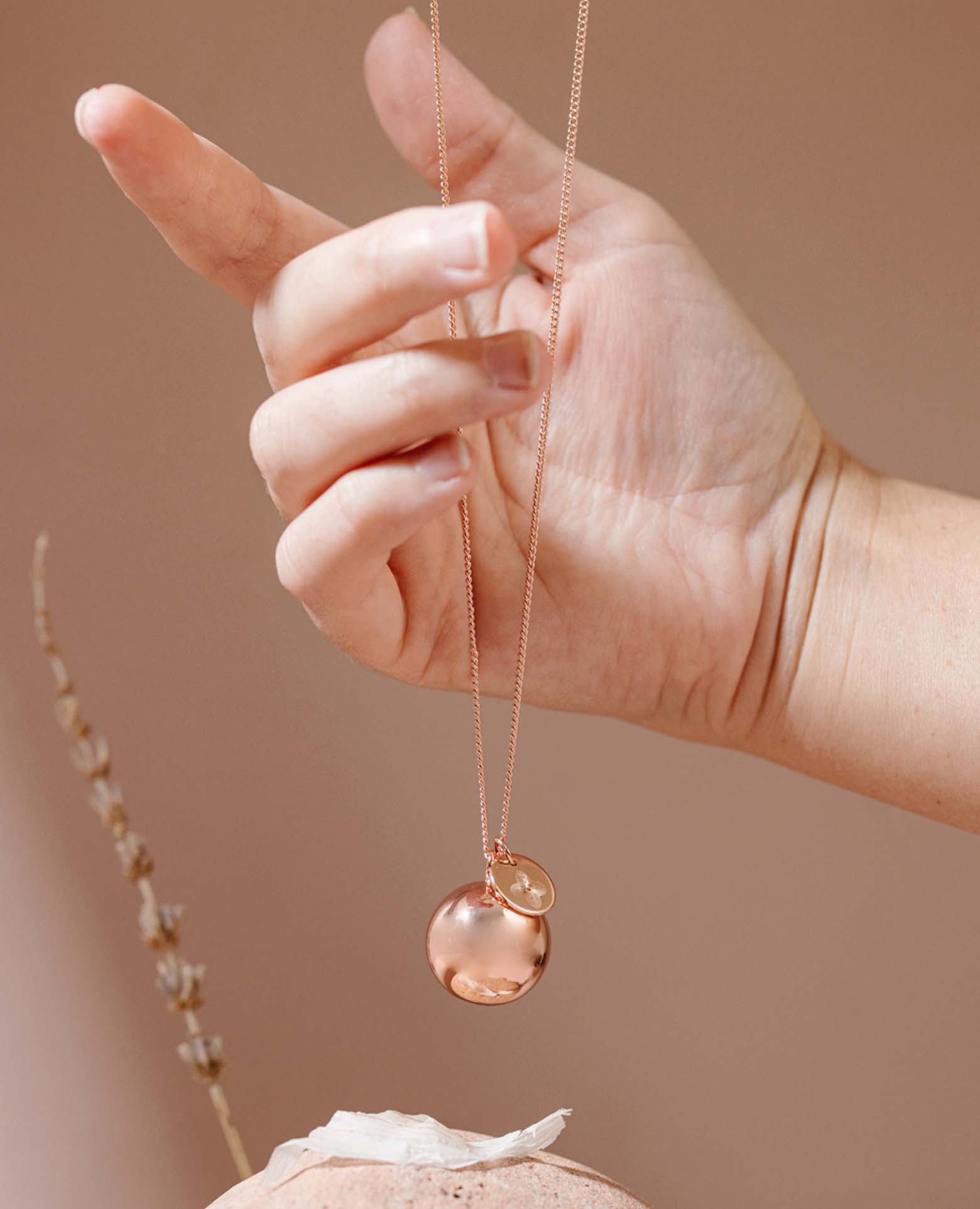 Bola de grossesse <i>Croix Romane</i> or rose