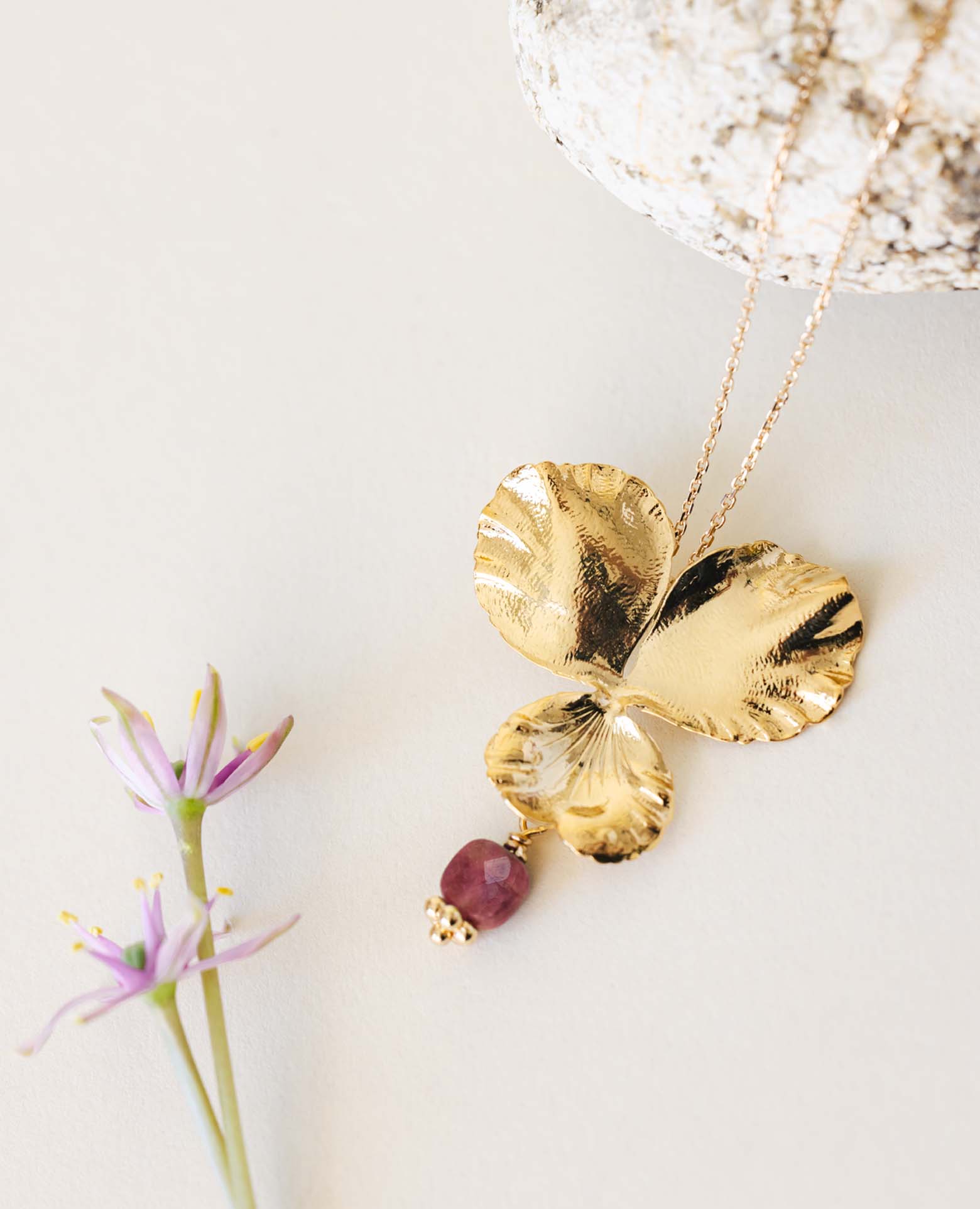 Collier Pensée MM Rubis carrée