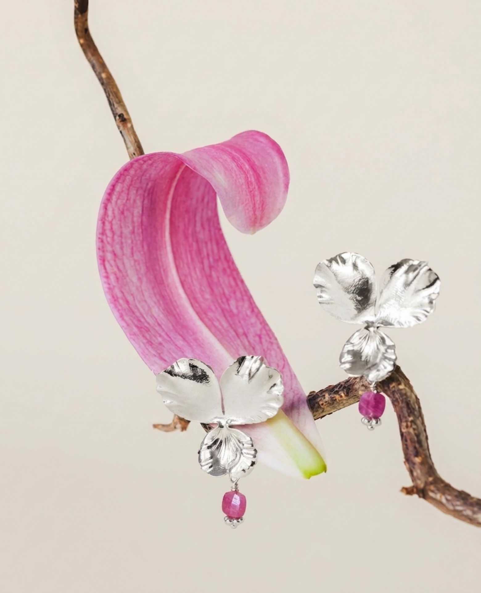 Boucles d'oreilles <i>Pensée</i> pierre de Rubis