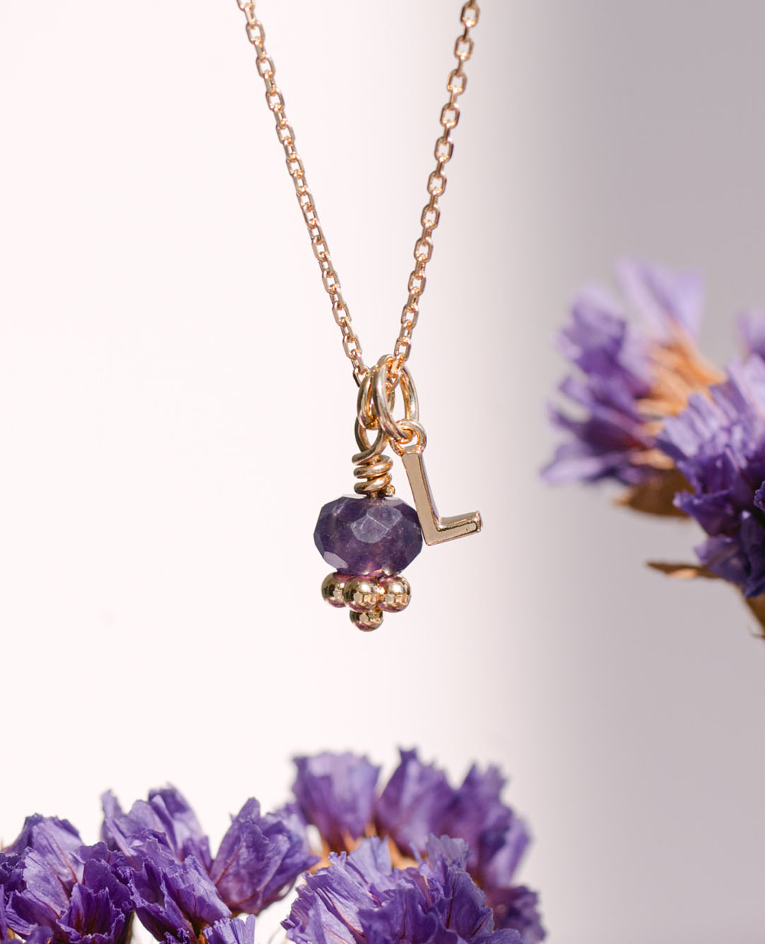 Collier initiale + rondelle 4x6 Améthyste
